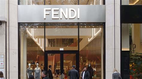 fendi casa luxury living lavora con noi|fendi casa posizioni aperte.